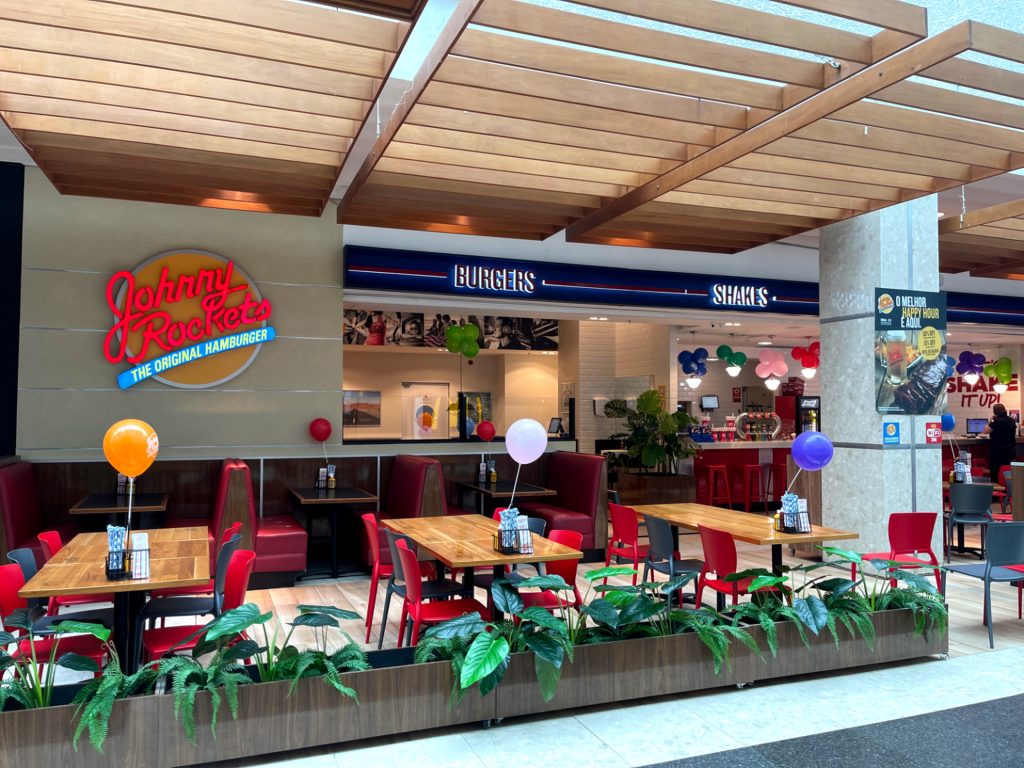 Levando a experiência única do Johnny Rockets ao Cariri, empresários